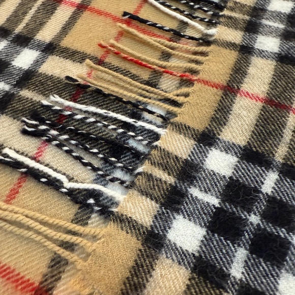 Scotland – Ingles Buchan Lambswool Tartan Scarf 🇬🇧 – Camel Black Red Check - Picture 9 of 9